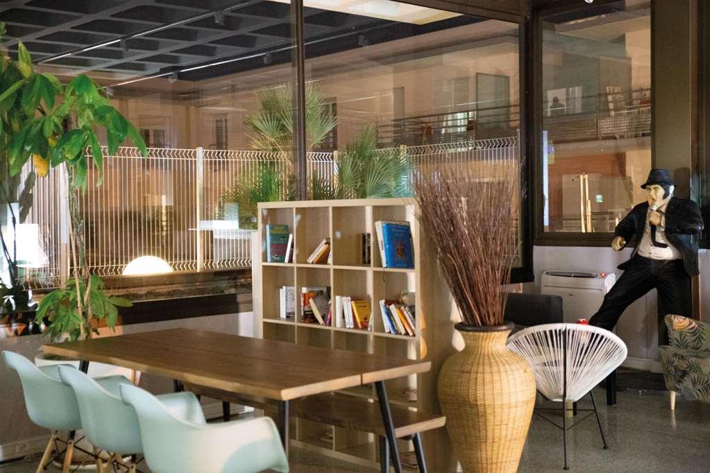 Comfort Aparthotel Antibes Le Maestria Экстерьер фото