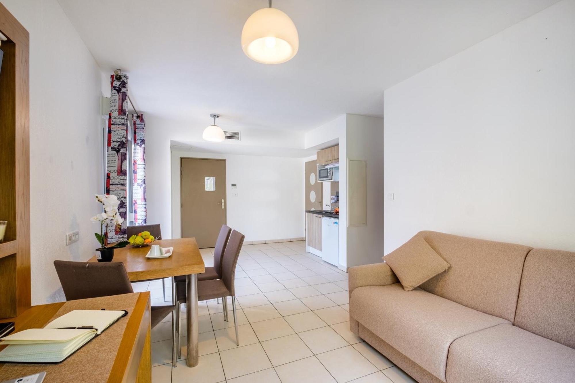 Comfort Aparthotel Antibes Le Maestria Экстерьер фото