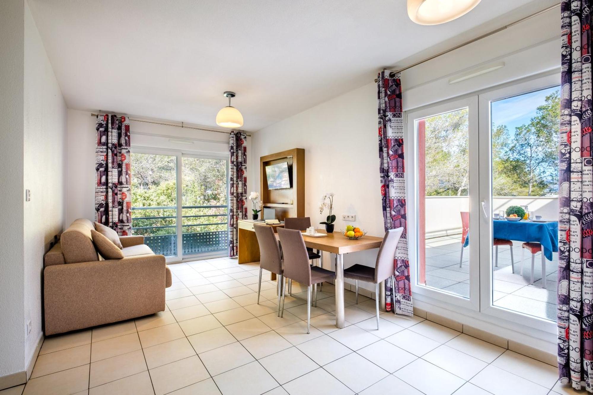 Comfort Aparthotel Antibes Le Maestria Экстерьер фото