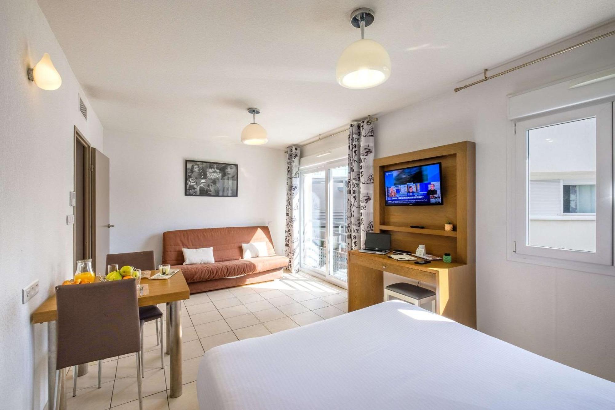 Comfort Aparthotel Antibes Le Maestria Экстерьер фото